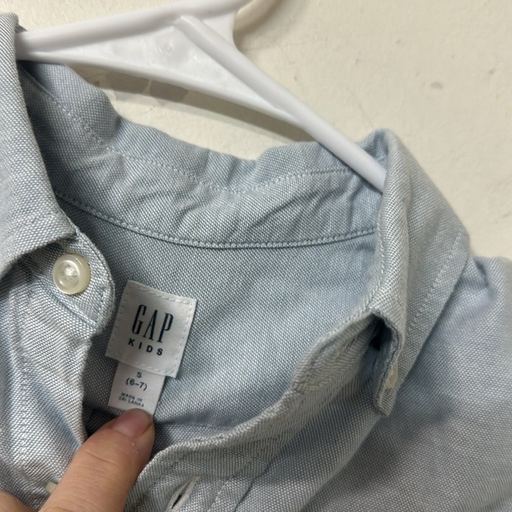 Gap button up - Picture 2 of 2